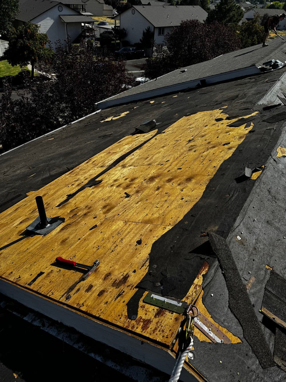 Full Roof Tear-Off Underway in Klamath Falls image